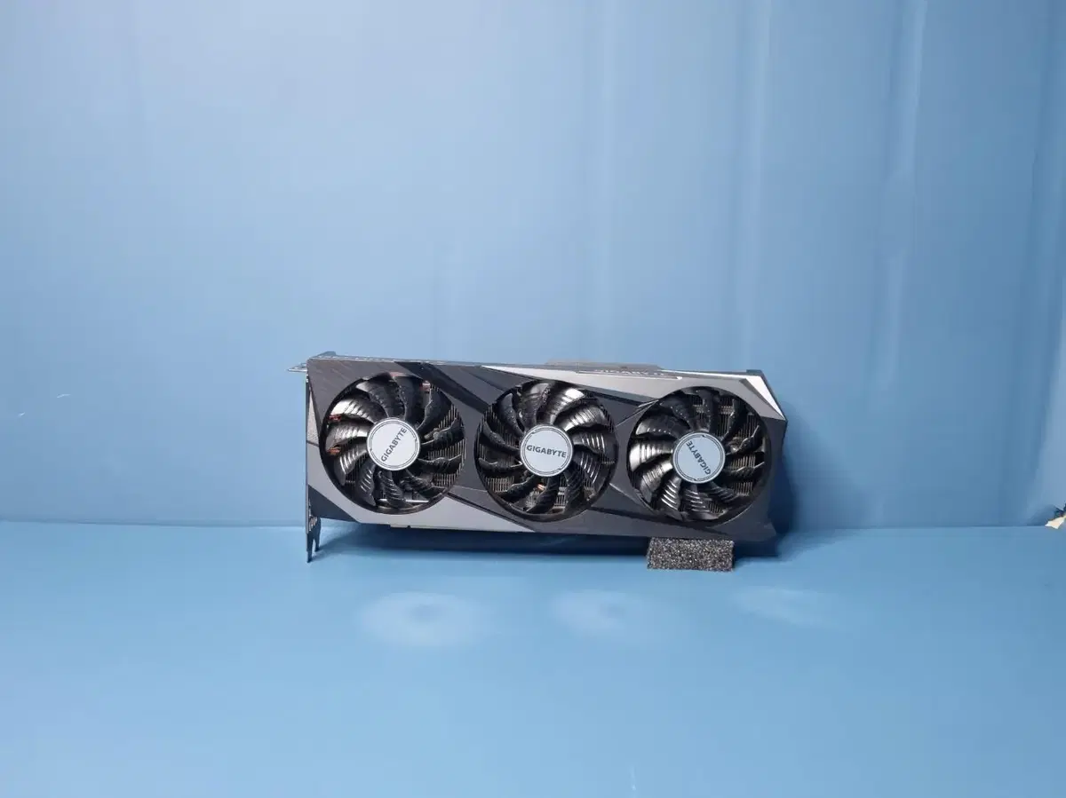 기가바이트 RTX3070 게이밍 OC 8G 판매합니다.